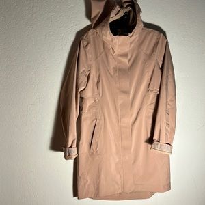 Lululemon Rebel Rain raincoat. Like New.